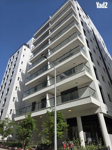 יהוד 4