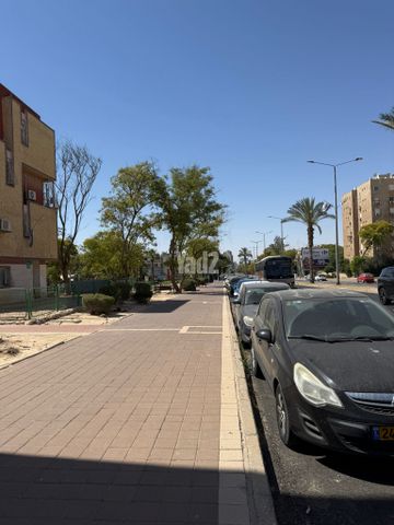מודעת נכס, יצחק רגר, באר שבע