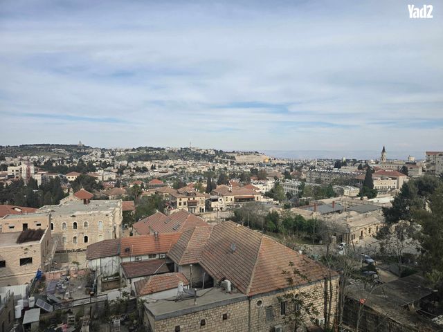 מונבז 