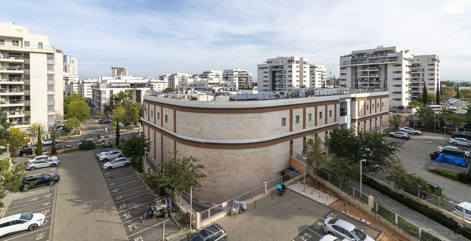הסירה 