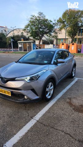 מודעת רכב טויוטה C-HR