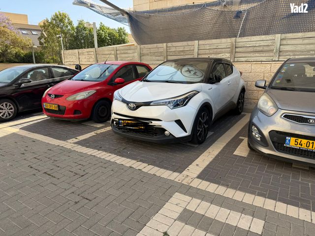 מודעת רכב טויוטה C-HR