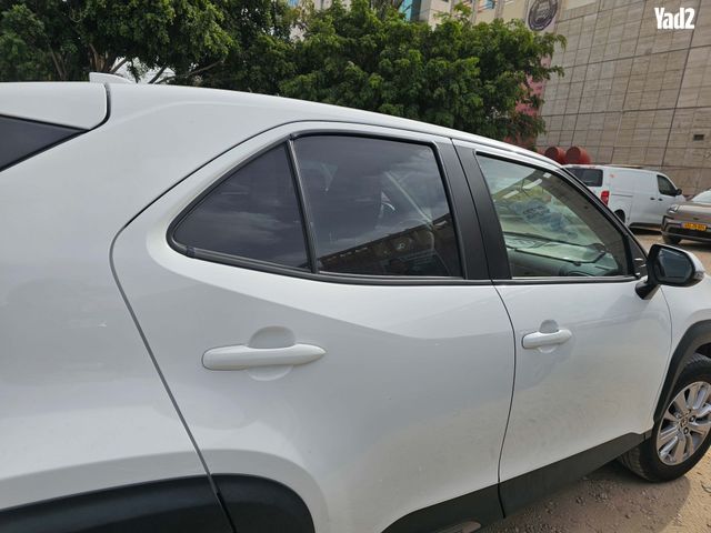 מודעת רכב טויוטה יאריס קרוס