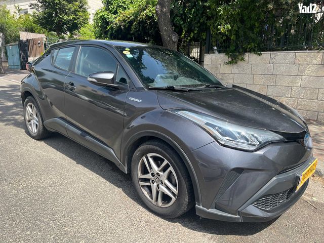 מודעת רכב טויוטה C-HR