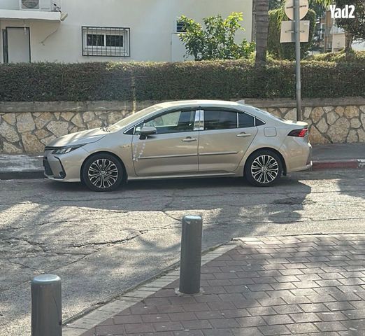 מודעת רכב טויוטה קורולה