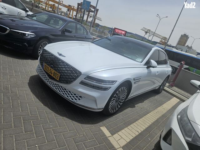 מודעת רכב ג'נסיס G80