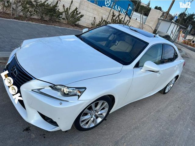 מודעת רכב לקסוס IS