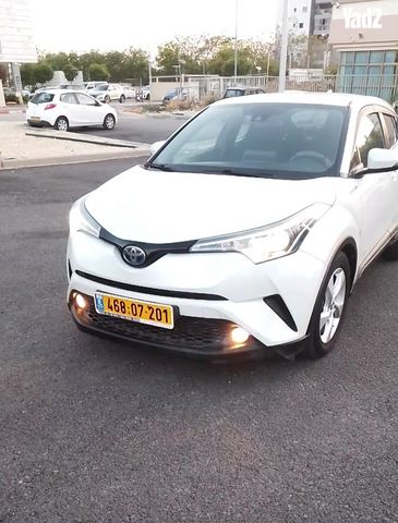 מודעת רכב טויוטה C-HR