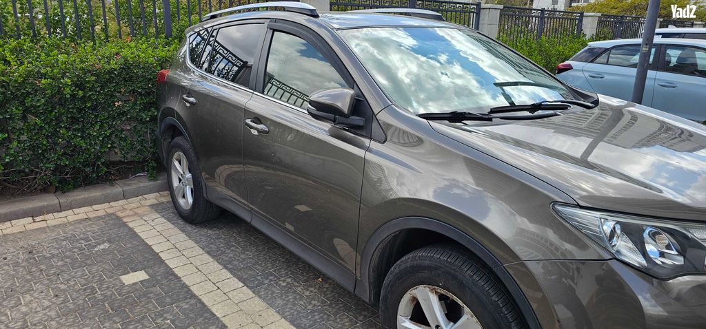 מודעת רכב טויוטה RAV4