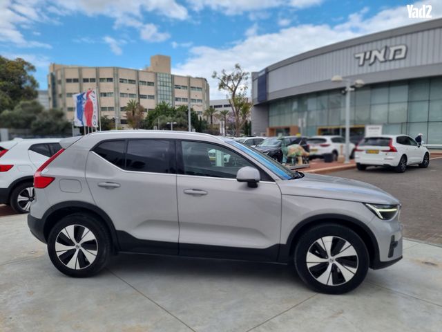 מודעת רכב וולוו XC40 2
