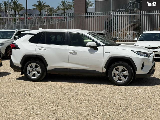 מודעת רכב טויוטה RAV4