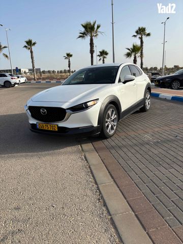 מודעת רכב מאזדה CX-30