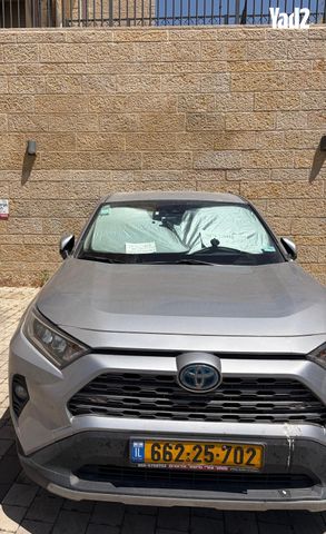 מודעת רכב טויוטה RAV4
