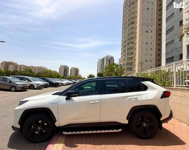 מודעת רכב טויוטה RAV4