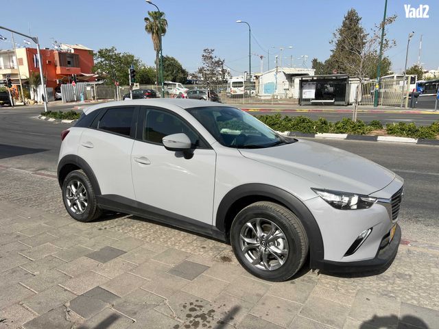 מודעת רכב מאזדה CX-3