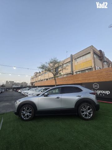 מודעת רכב מאזדה CX-30 2