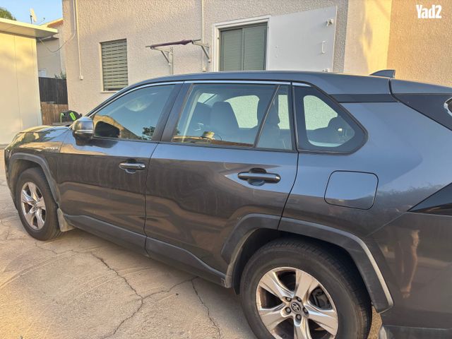 מודעת רכב טויוטה RAV4