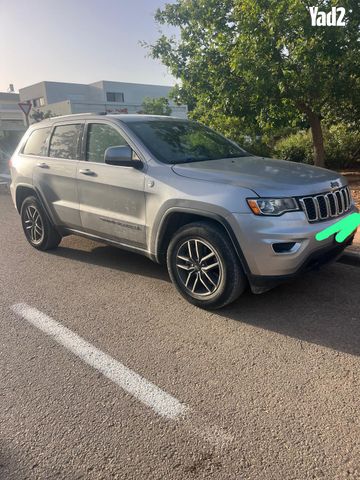 מודעת רכב ג'יפ גרנד צ'ירוקי