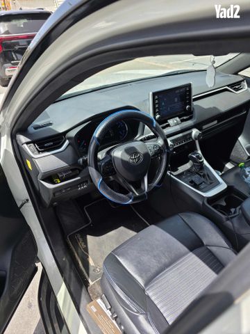 מודעת רכב טויוטה RAV4