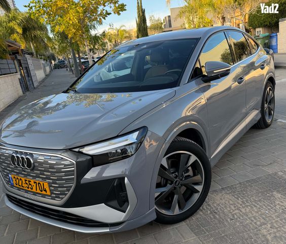 מודעת רכב אאודי Q4 e-tron