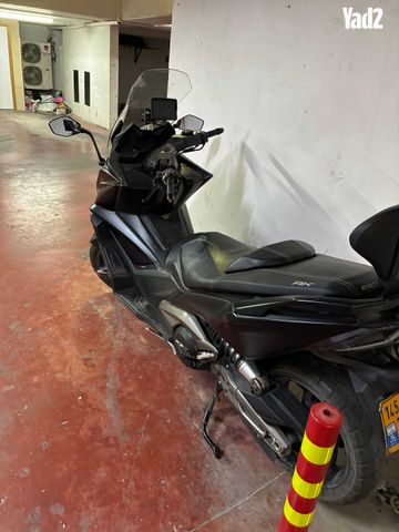 מודעת רכב קימקו AK 550
