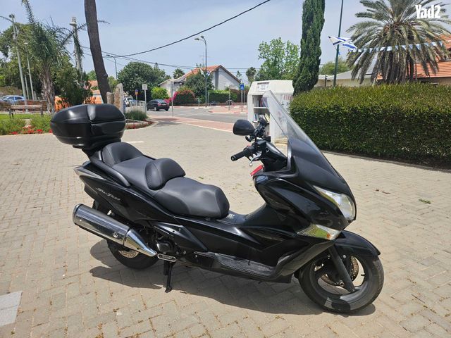 מודעת רכב הונדה סילבר-ווינג 400
