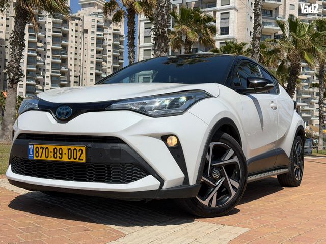 מודעת רכב טויוטה C-HR