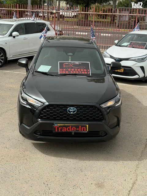 מודעת רכב טויוטה קורולה קרוס 1