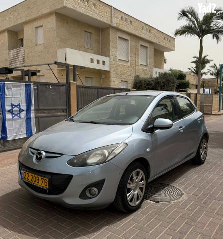 מודעת רכב מאזדה 2