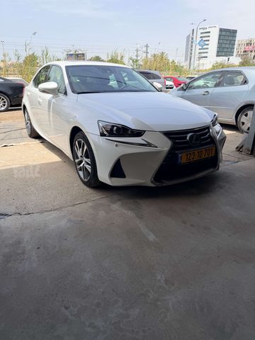 מודעת רכב לקסוס IS