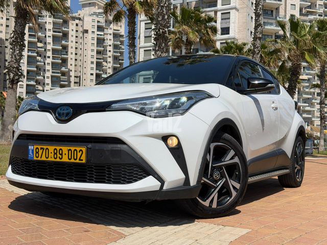 מודעת רכב טויוטה C-HR
