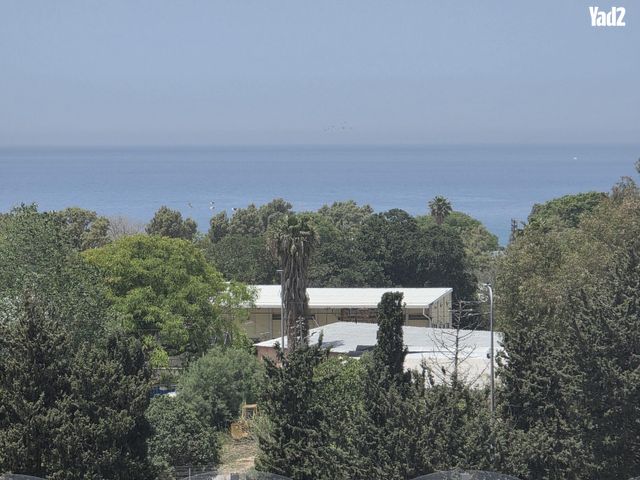 שדרות יצחק שמיר 17