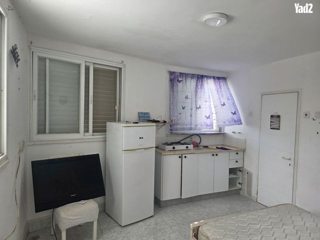 המגינים 8