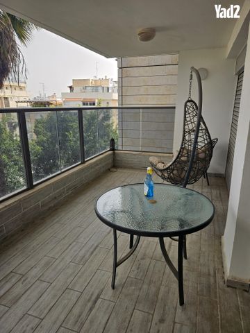 בנימין מינץ 28