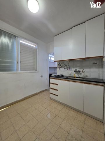 שדרות דגניה 42