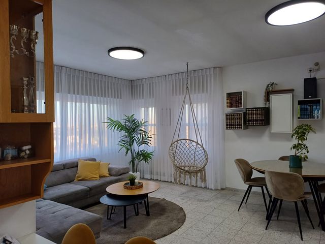 הרב עוזיאל 139