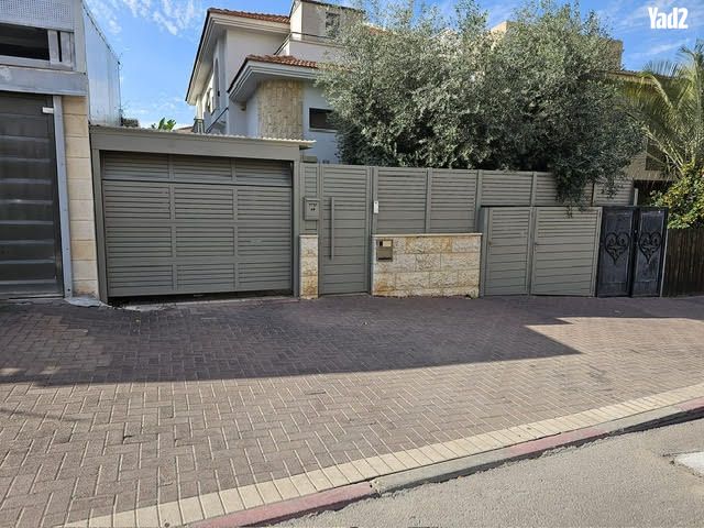 אביבה ומתיתיהו לוסטרניק 49
