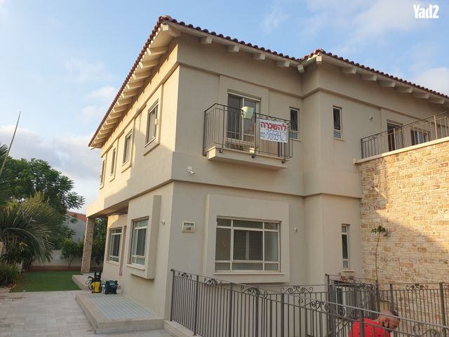 המייסדים 68