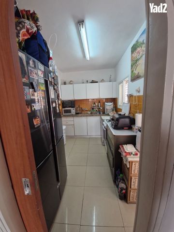 יצחק שדה 8