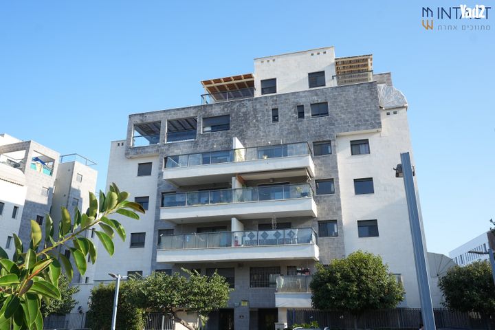 אלון 