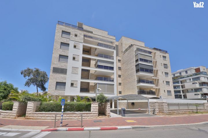 אביבים
