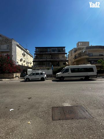 חומה ומגדל 8