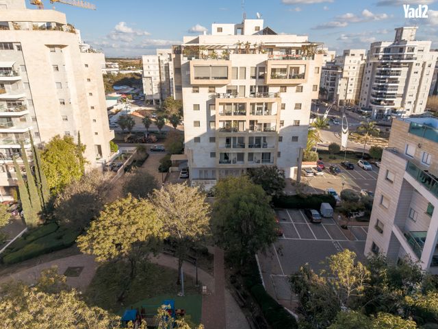דרך דגניה 84