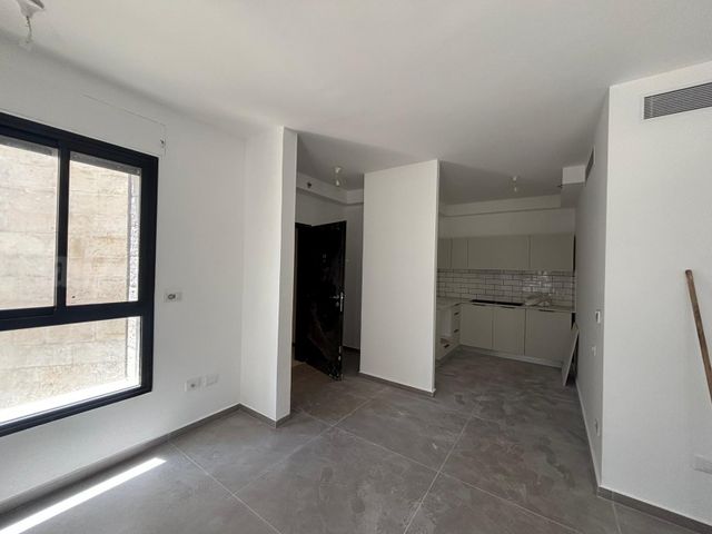 דירה להשכרה בירושלים (תיווך) — 4