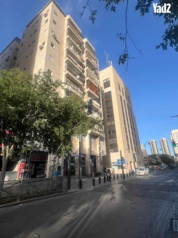 יפו 210