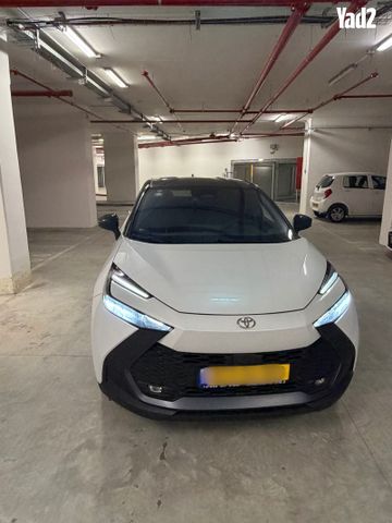 מודעת רכב טויוטה C-HR