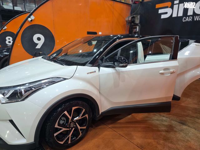 מודעת רכב טויוטה C-HR