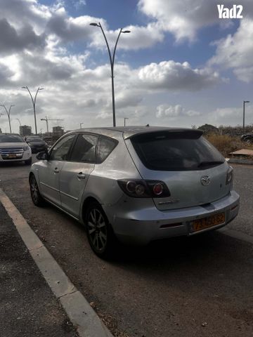 מודעת רכב מאזדה 3