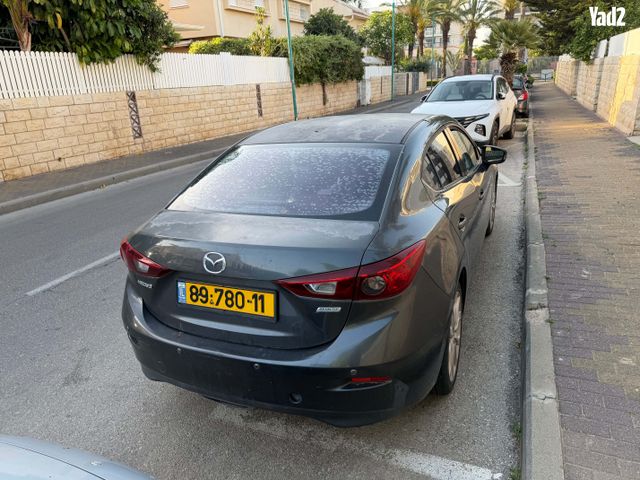 מודעת רכב מאזדה 3