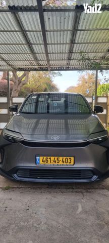 מודעת רכב טויוטה bZ4X